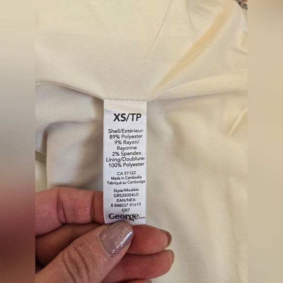 Cream color blazer. GEORGE brand. Size XS. 2 front pockets. 3/4 rouched sleeves - Picture 10 of 11
